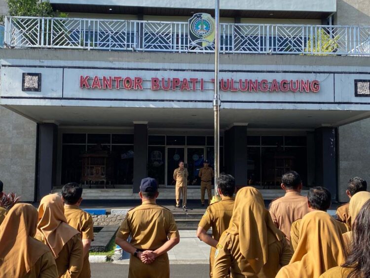 Apel pagi ASN Pemkab Tulungagung tanpa kehadiran Bupati Gatut Sunu usai OTT KPK