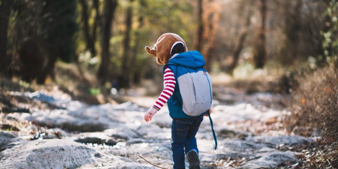 Kegiatan outdoor ramah anak (taman, hutan kota)