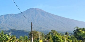 aktivitas Gunung Slamet suhu kawah meningkat dan pemantauan PVMBG