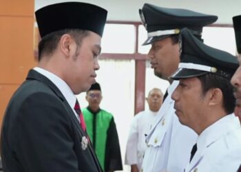 Wali Kota Blitar Syauqul Muhibbin melantik pejabat Pemkot Blitar