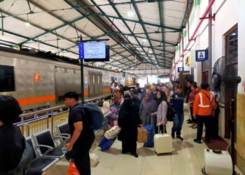 Penumpang kereta api padat di awal 2026