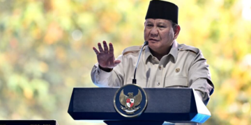 Presiden Prabowo Subianto melakukan groundbreaking 10 Gudang Ketahanan Pangan Polri di Kabupaten Tuban. Foto: BPMI Setpres/Cahyo