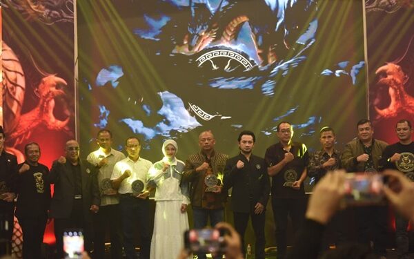 Deklarasi Yakuza Maneges yang dihadiri Wali Kota Kediri dan Kasat Reskrim Polrestabes Surabaya di Kediri. Foto: Pemkot