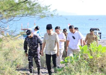Bupati Jember, Muhammad Fawait bersama Forkopimda saat meninjau JLS