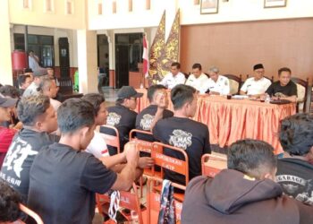 Audiensi ALMAS PUMA dengan Pemkab Trenggalek terkait Camat Pule