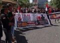 Massa Maki Blitar Raya berunjuk rasa menolak pencalonan Muh Samanhudi Anwar sebagai Ketua KONI Kota Blitar 2026-2030 di depan Kantor KONI Kota Blitar