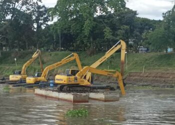 Aktivitas flushing Bendungan Wlingi dan Lodoyo di Blitar untuk menggelontorkan sedimen ke Sungai Brantas pada Mei 2026