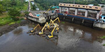 Proses flushing Bendungan Wlingi dan Lodoyo di Blitar untuk penggelontoran sedimen Sungai Brantas Mei 2026