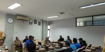 Hearing DPRD Kabupaten Blitar membahas keluhan bau busuk limbah peternakan ayam CV Bumi Indah di Gandusari