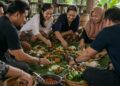 Ilustrasi seseorang makan menggunakan tangan langsung dengan makanan tradisional Indonesia
