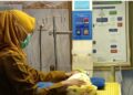 Bayi perempuan yang ditemukan warga Jogoroto Jombang mendapat perawatan di puskesmas