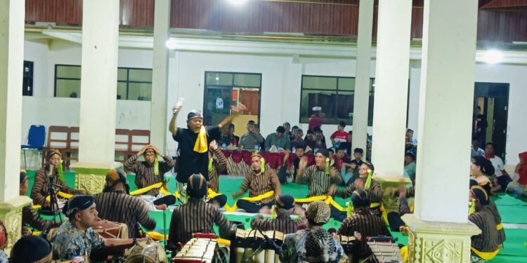 Tradisi Sinongkelan di Desa Prambon Trenggalek dengan pertunjukan Grebeg Sinokel