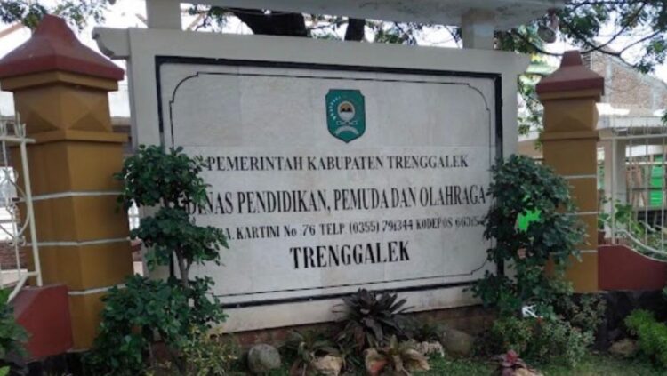 Ilustrasi sekolah dasar di Trenggalek tanpa kepala sekolah definitif