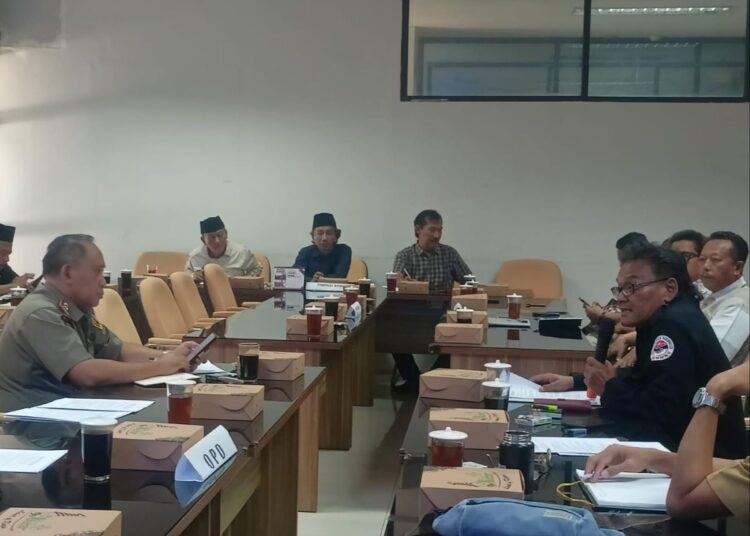 Hearing DPRD Kabupaten Blitar membahas rencana pembangunan Farm 3 PT Greenfields Indonesia di Desa Sumberurip