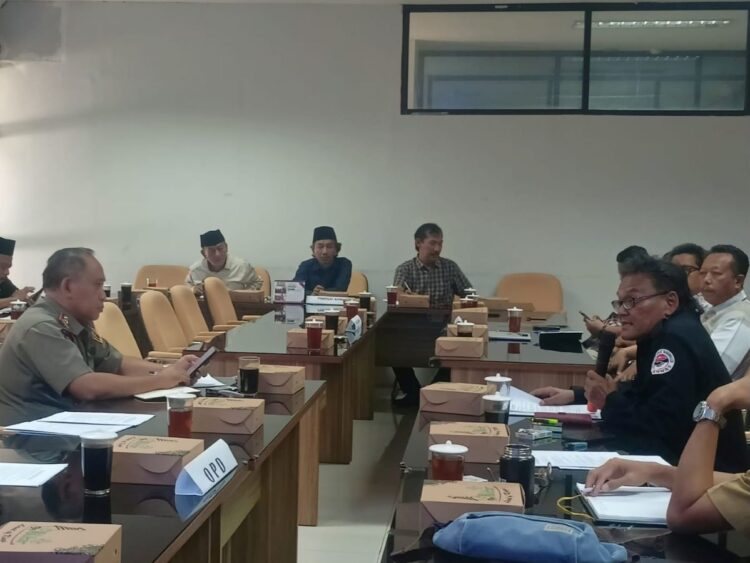 Hearing DPRD Kabupaten Blitar membahas rencana pembangunan Farm 3 PT Greenfields Indonesia di Desa Sumberurip