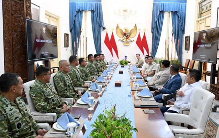 Presiden Prabowo Subianto menerima pimpinan TNI di Istana Merdeka, Jakarta, pada Selasa, 9 Juni 2026. Foto: BPMI Setpres/Muchlis Jr