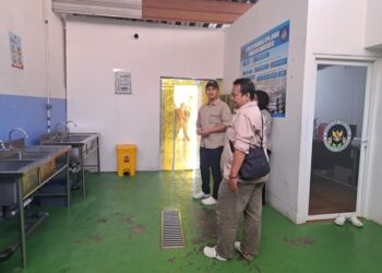 Gabungan OPD saat melakukan supervisi di SPPG yang ada di wilayah Sumbersari