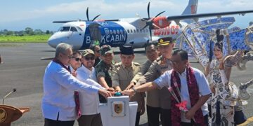 Peresmian pembukaan rute penerbangan Jember-Surabaya di Bandara Notohadinegoro Jember