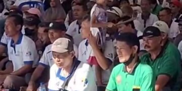 Buruh PT Pakerin Mojokerto saat menghadapi ancaman PHK akibat berhentinya operasional pabrik