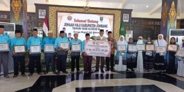 Jemaah haji Jombang menerima bantuan Rp20 juta dari Pemerintah Uni Emirat Arab melalui Kementerian Haji