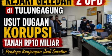Petugas Kejari Tulungagung melakukan penggeledahan di kantor BPKAD dan Disbudpar terkait dugaan korupsi pengadaan tanah Pendopo Kanjengan