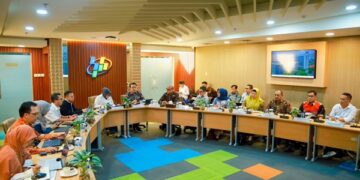 Bupati Jember, Gus Fawait, didampingi Kepala BPS Jember, Peni Dwi Wahyu Winarsih, menggelar kunjungan kerja di kantor BPS Republik Indonesia. Dok: Kominfo Jember