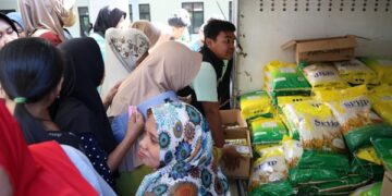 Pasar Murah Terintegrasi yang digelar di Desa Manggisan, Kecamatan Tanggul