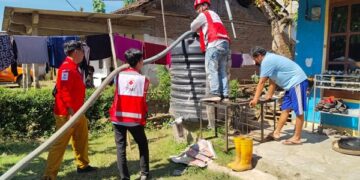 Dropping air bersih dibeberapa wilayah rawan kekeringan di Jember