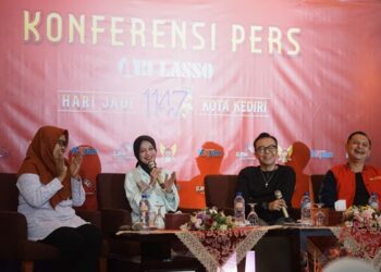 Konferensi Pers Ari Lasso di Hotel Grand Surya Kediri. Foto: Humas