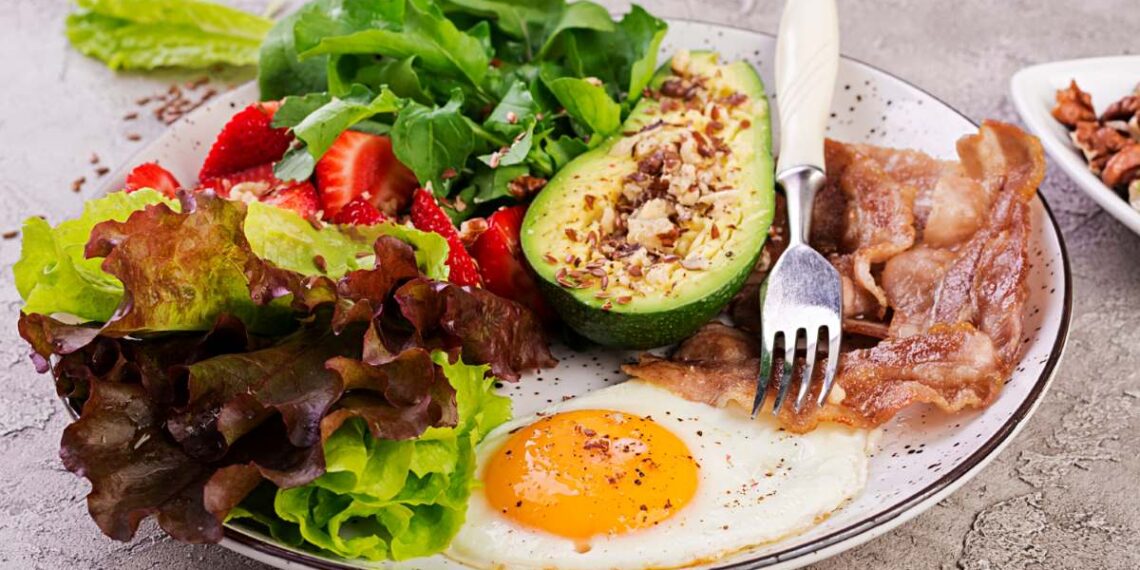 Ilustrasi makanan diet keto tinggi lemak yang dikaitkan dengan peningkatan risiko tumor usus kecil berdasarkan penelitian MIT di jurnal Nature
