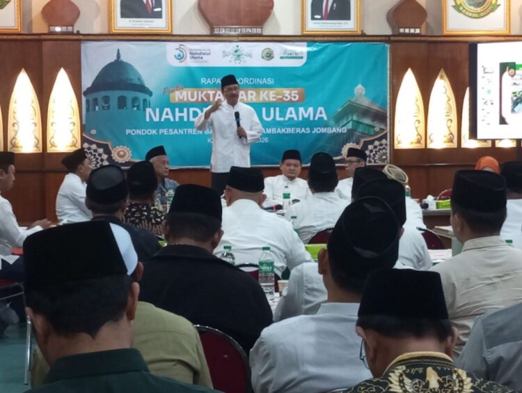 Gus Ipul memimpin rapat perdana persiapan Muktamar Ke-35 NU di Aula Ponpes Bahrul Ulum Tambakberas Jombang bersama pengurus PBNU dan panitia