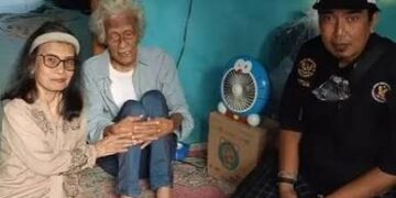 Baskoro (tengah) hidup memprihatinkan di rumah kontrakan. Foto: istimewa