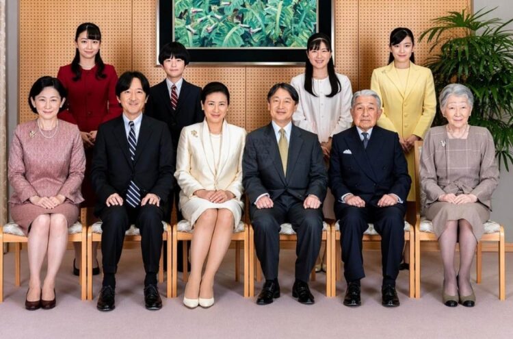 Parlemen Jepang mengesahkan revisi UU Kekaisaran yang mengizinkan adopsi keturunan laki-laki untuk menjaga suksesi takhta