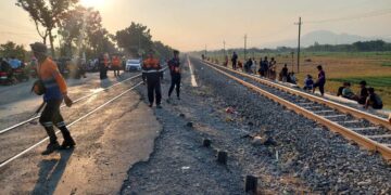 KA Logawa usai menabrak truk di perlintasan sebidang JPL 103 Bagor-Saradan Kabupaten Nganjuk