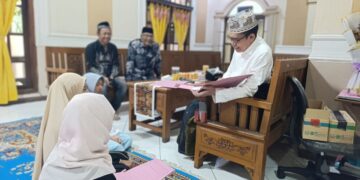 KH Zaimuddin Wijaya As'ad atau Gus Zuem menyampaikan harapan terhadap Ketua Umum PBNU pada Muktamar NU ke-35 di Jombang