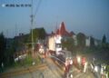 Truk boks menabrak palang perlintasan kereta api di Nganjuk