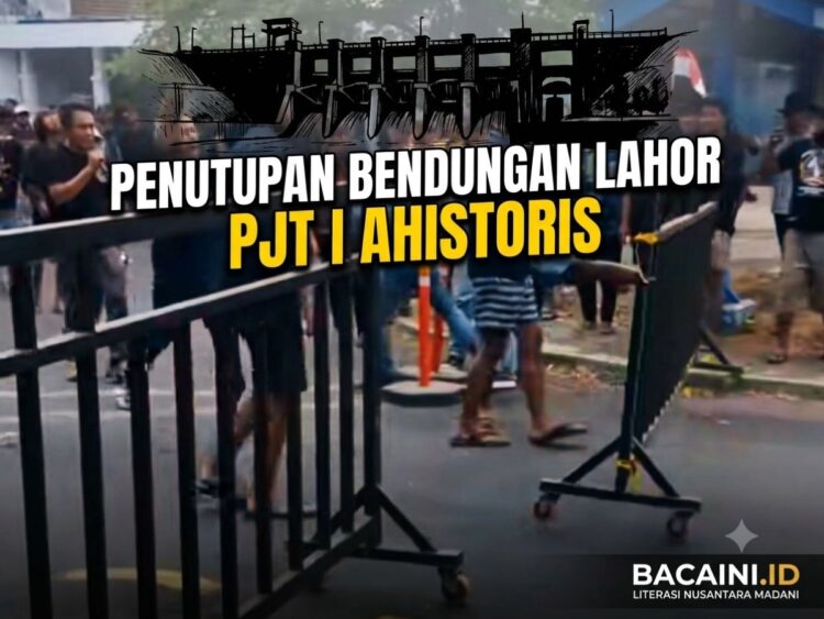 Massa membuka portal Bendungan Lahor