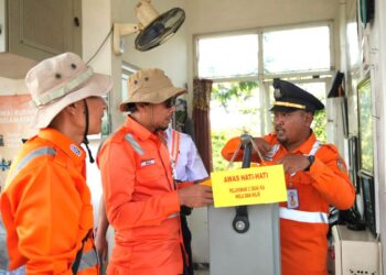 VP KAI Daop 7 Madiun Ali Afandi melakukan inspeksi jalur kereta api Madiun-Kertosono menggunakan lori dresin