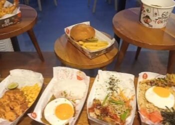 Aneka menu Japanese street food dalam program 60 Seconds to Tokyo di Quest Vibe Dewi Sri Bali