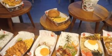 Aneka menu Japanese street food dalam program 60 Seconds to Tokyo di Quest Vibe Dewi Sri Bali