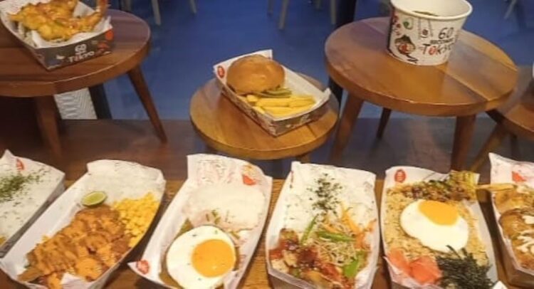 Aneka menu Japanese street food dalam program 60 Seconds to Tokyo di Quest Vibe Dewi Sri Bali