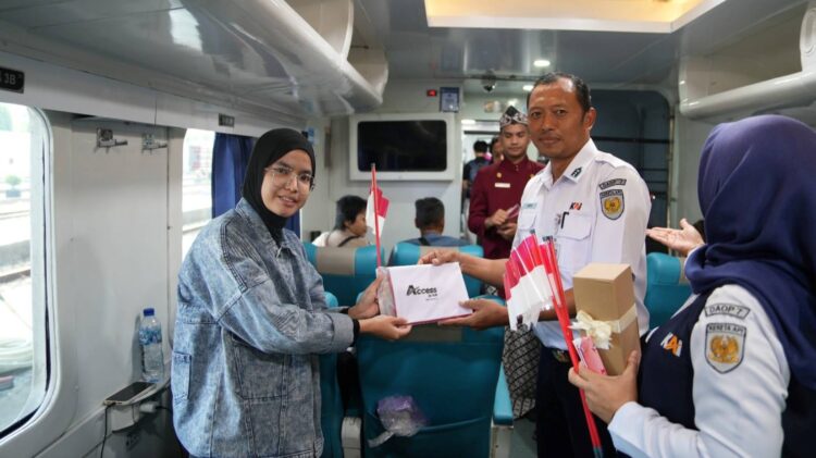 KAI Daop 7 Madiun merayakan HUT ke-81 RI di Stasiun Madiun