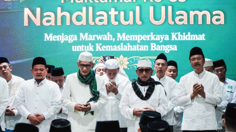 Kiai Miftachul Akhyar saat tausiyah istighosah jelang Muktamar ke-35 NU di Tambakberas Jombang