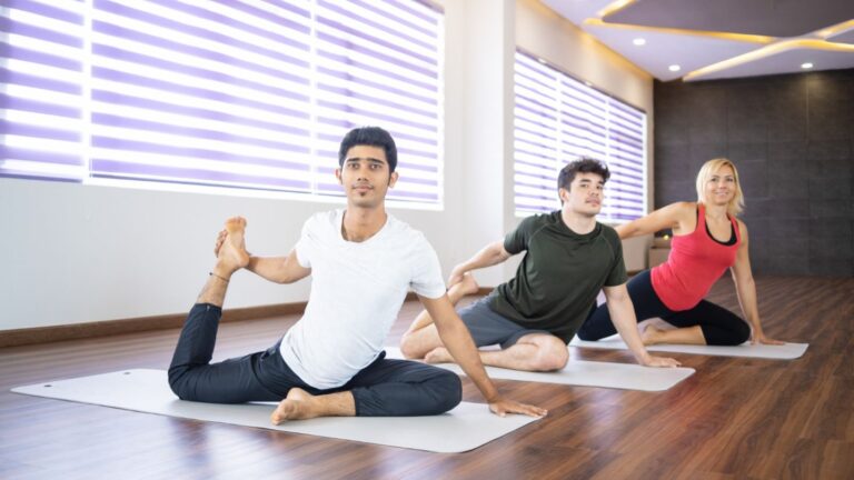 Manfaat yoga untuk kesehatan tubuh dan mental