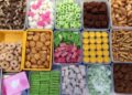 Aneka jajanan pasar dan gorengan untuk camilan pagi