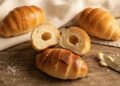 Salt bread atau roti garam dengan kerak bawah renyah hasil teknik butter-fried bottom