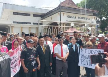 7 anggota DPRD dan Wawali Blitar Elim Tyu Samba dilaporkan terkait demo