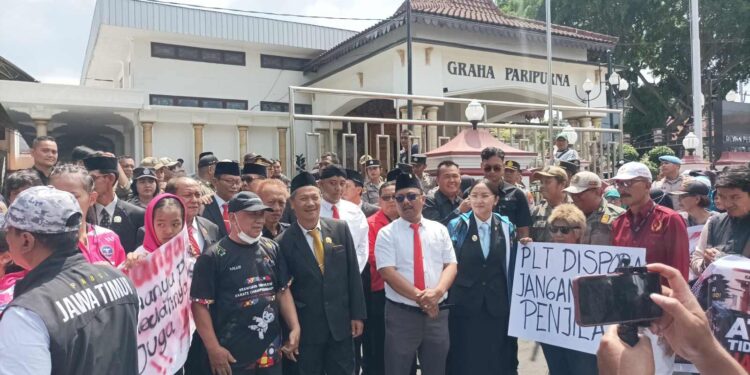 7 anggota DPRD dan Wawali Blitar Elim Tyu Samba dilaporkan terkait demo