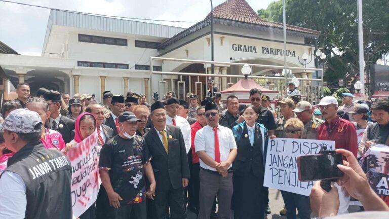 7 anggota DPRD dan Wawali Blitar Elim Tyu Samba dilaporkan terkait demo