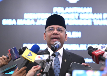 Suahasil Nazara memberikan keterangan seusai dilantik sebagai Menteri Keuangan di Jakarta, Senin, 14 September 2026. Foto: BPMI Setpres/Kris